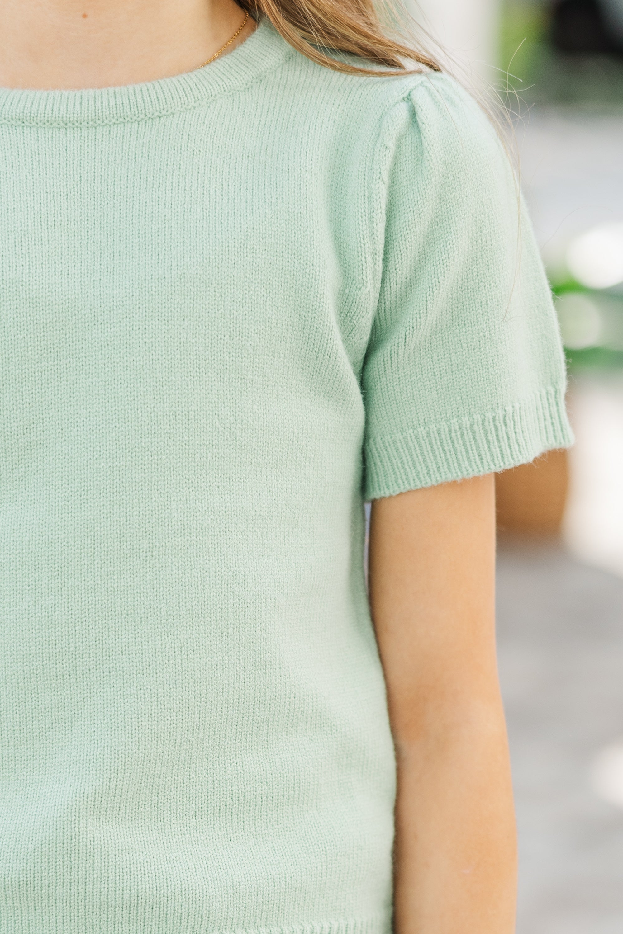 Girls' Artistic Mint Green Short Sleeve Sweater - A Fashion Must-Have!